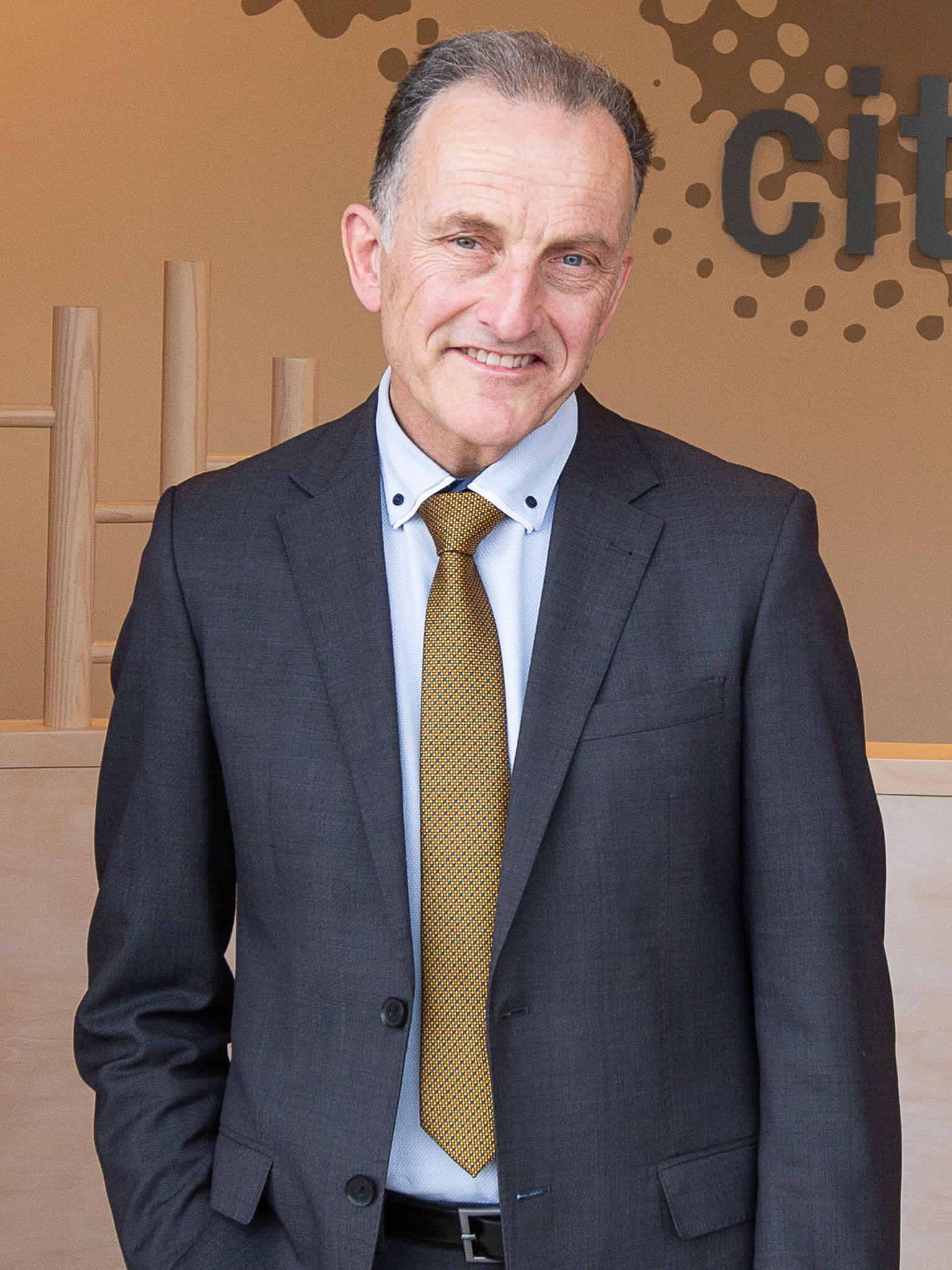 Dr Richard